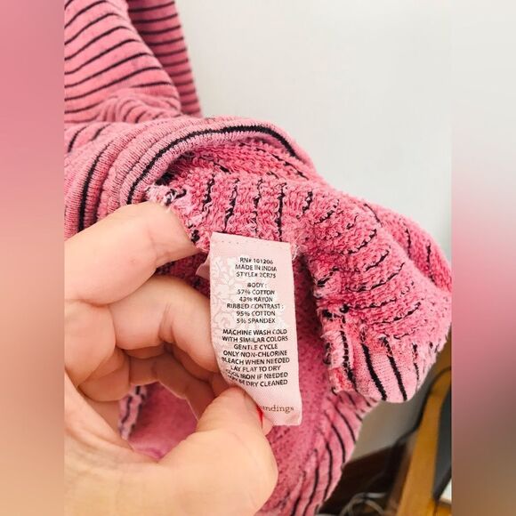 Soft surroundings | distressed pink lace crewneck sweatshirt | size large - Picture 5 of 7